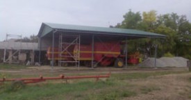 Hale, metalne šupe i čardaci